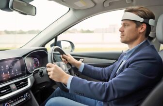 The Benefits of Scalp Massage for Hair Loss and How the Growband Can Help